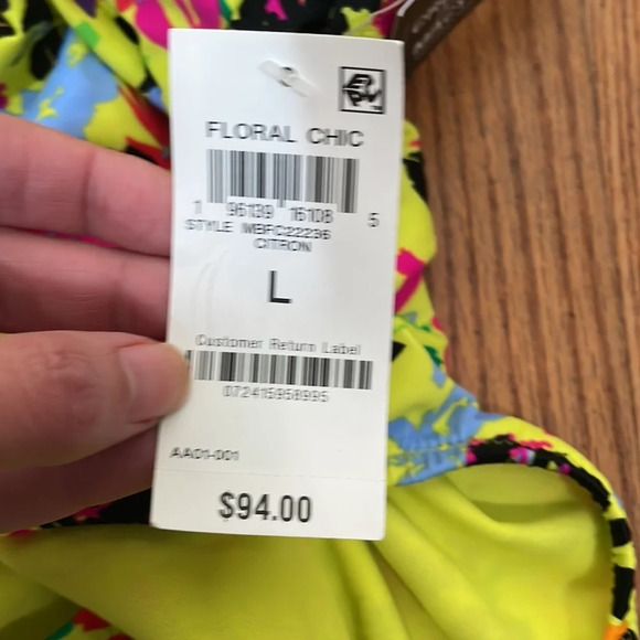 Bar Iii Women's Floral Chic One-Piece Swimsuit Citron Yellow Swimsuit size L NWT - Picture 5 of 6